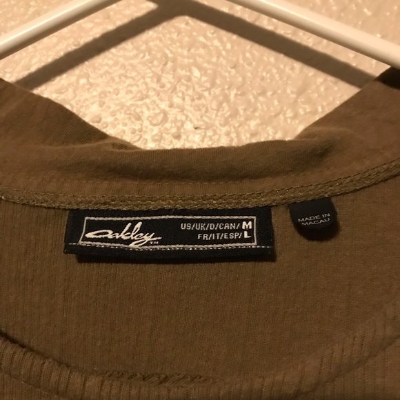 Ladies’ Oakley. Medium. Creative Design - Picture 3 of 6